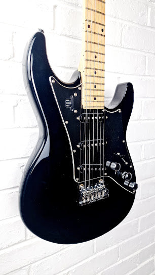 LINE 6 JAMES TYLER VARIAX JTV69S ELECTRIC GUITAR  + CASE + ACCESSORIES