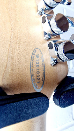 LINE 6 JAMES TYLER VARIAX JTV69S ELECTRIC GUITAR  + CASE + ACCESSORIES