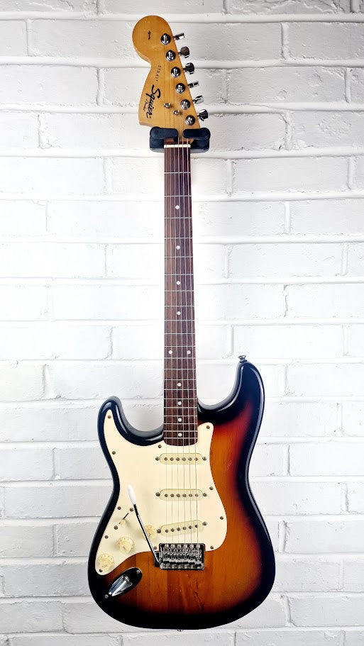 SQUIER STRATOCASTER 2004 INDONESIA SUNBURST LEFT HANDED ELECTRIC GUITAR