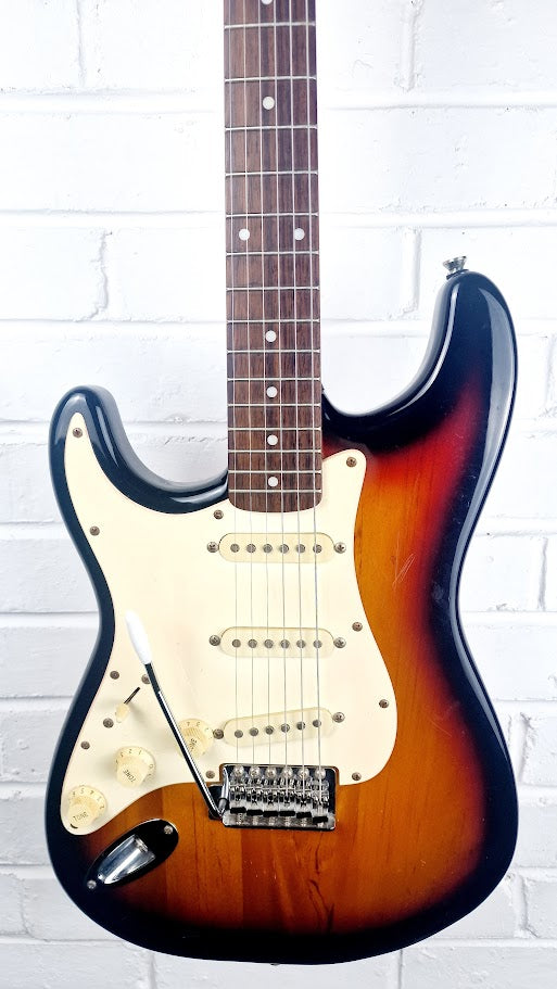 SQUIER STRATOCASTER 2004 INDONESIA SUNBURST LEFT HANDED ELECTRIC GUITAR