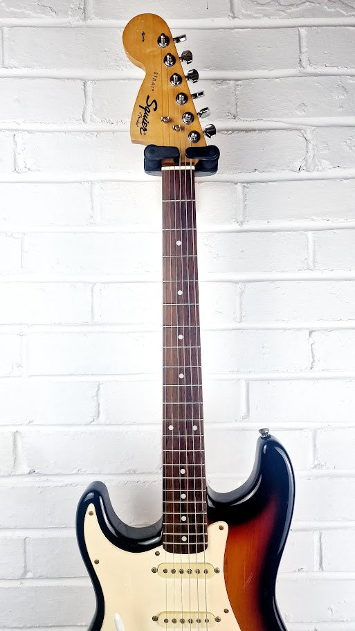 SQUIER STRATOCASTER 2004 INDONESIA SUNBURST LEFT HANDED ELECTRIC GUITAR