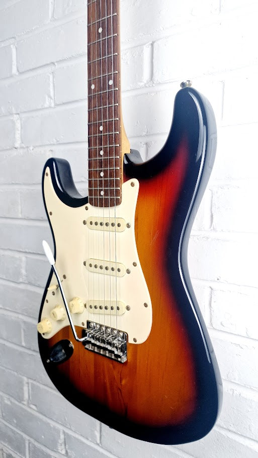 SQUIER STRATOCASTER 2004 INDONESIA SUNBURST LEFT HANDED ELECTRIC GUITAR