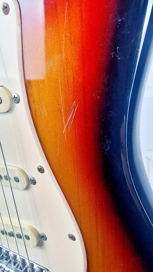 SQUIER STRATOCASTER 2004 INDONESIA SUNBURST LEFT HANDED ELECTRIC GUITAR