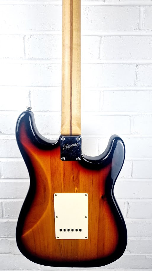SQUIER STRATOCASTER 2004 INDONESIA SUNBURST LEFT HANDED ELECTRIC GUITAR