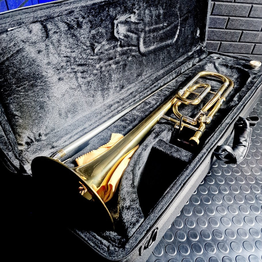 ELKHART BY VINCENT BACH 200 TBF TENOR TROMBONE – Bb WITH CASE
