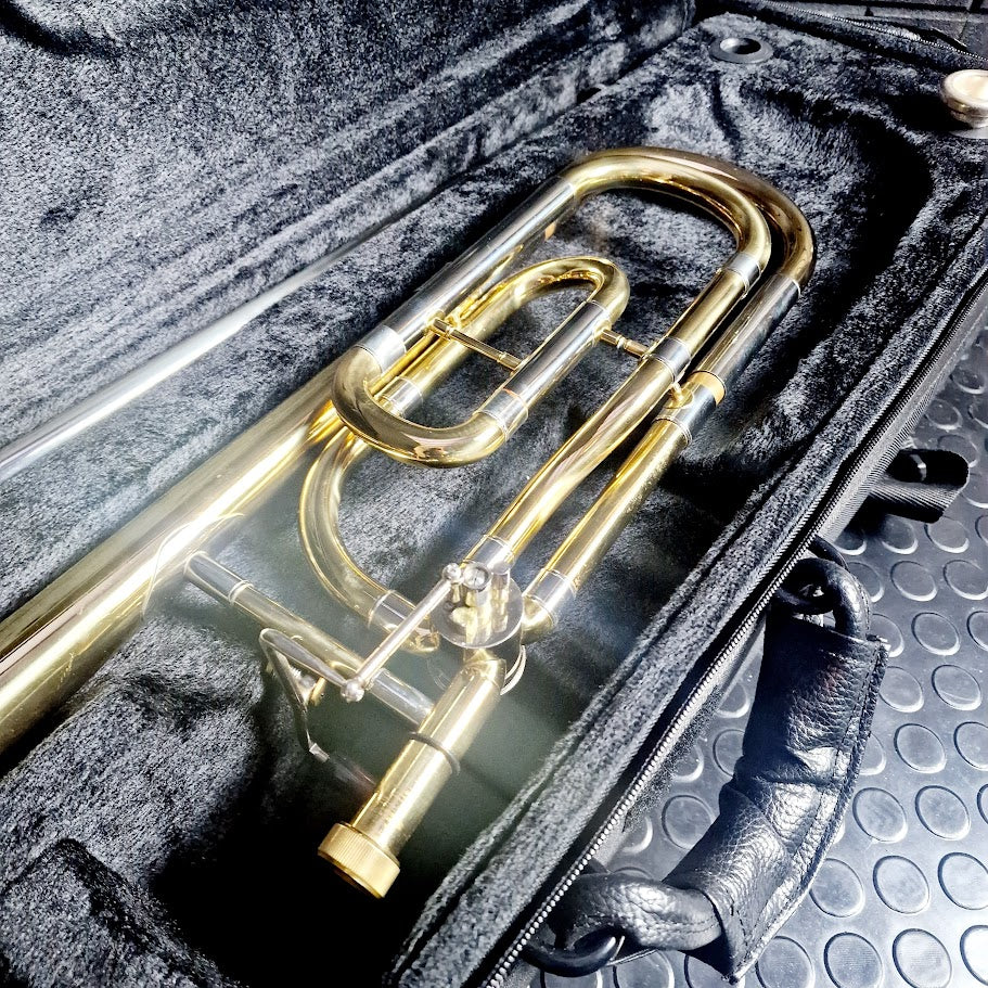 ELKHART BY VINCENT BACH 200 TBF TENOR TROMBONE – Bb WITH CASE