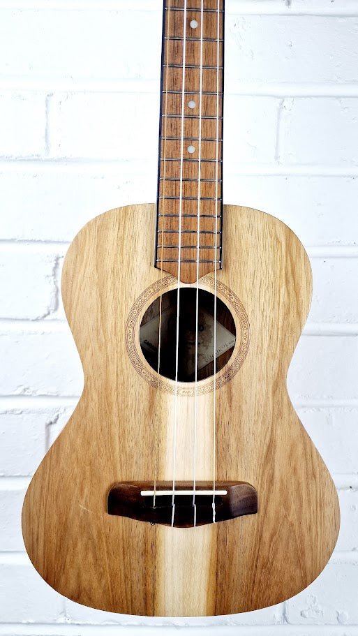 CARVLAHO CARVUK100T TENOR UKULELE AND CASE