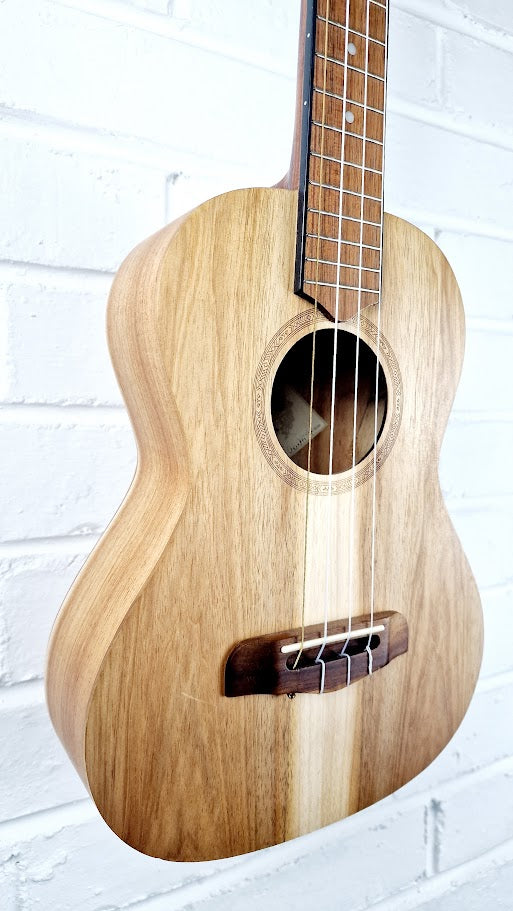 CARVLAHO CARVUK100T TENOR UKULELE AND CASE