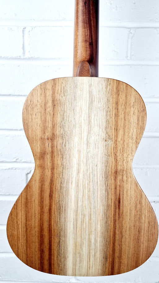 CARVLAHO CARVUK100T TENOR UKULELE AND CASE