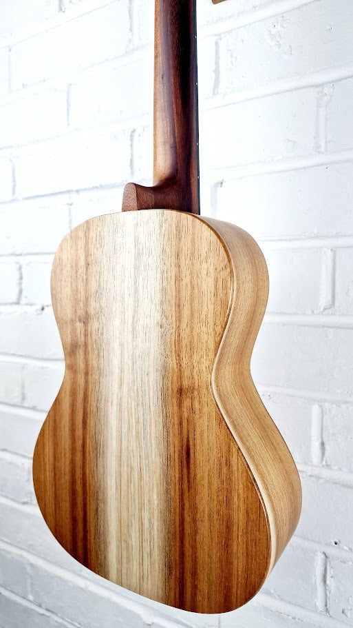 CARVLAHO CARVUK100T TENOR UKULELE AND CASE