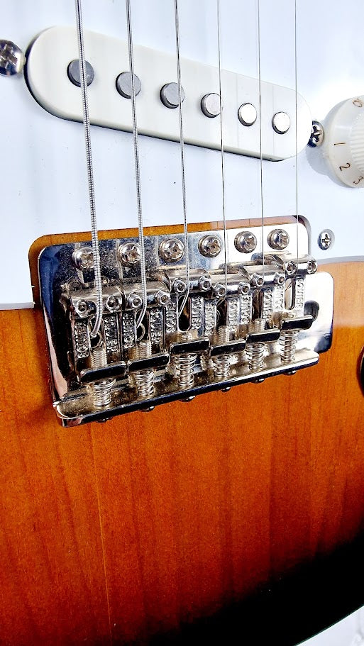 FENDER SQUIER CLASSIC VIBE 50'S 2 TONE SUNBURST ELECTRIC GUITAR