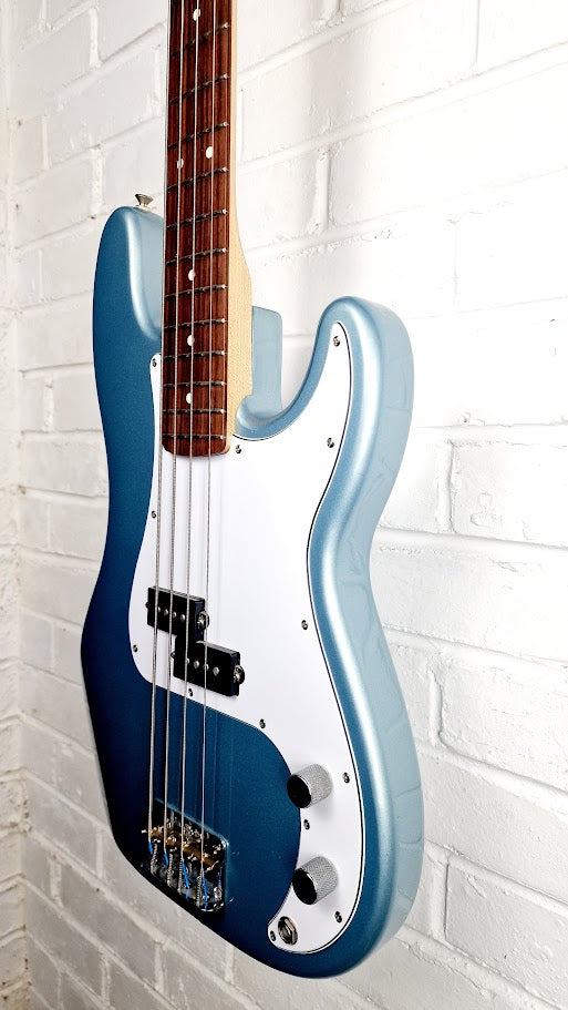 FENDER STANDARD PRECISION P BASS 2005 BLUE AGAVE