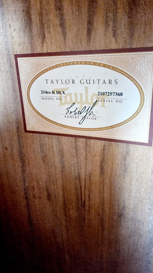 TAYLOR 214CE-K DLX ELECTRO ACOUSTIC GUITAR + TAYLOR HARD CASE