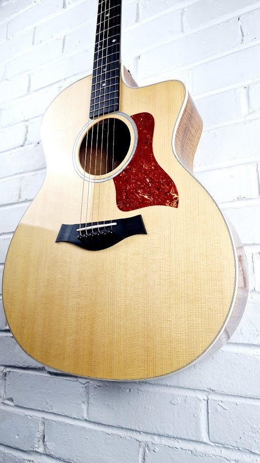 TAYLOR 214CE-K DLX ELECTRO ACOUSTIC GUITAR + TAYLOR HARD CASE