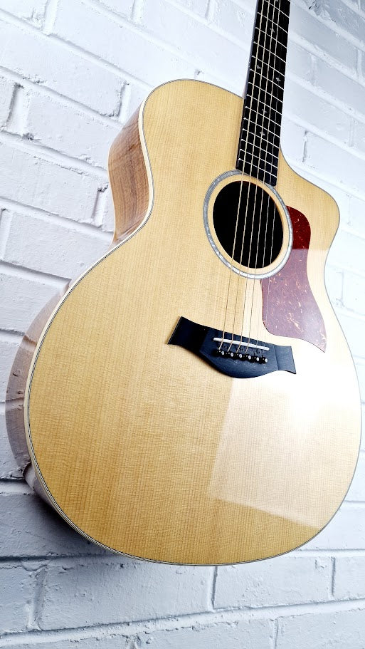 TAYLOR 214CE-K DLX ELECTRO ACOUSTIC GUITAR + TAYLOR HARD CASE