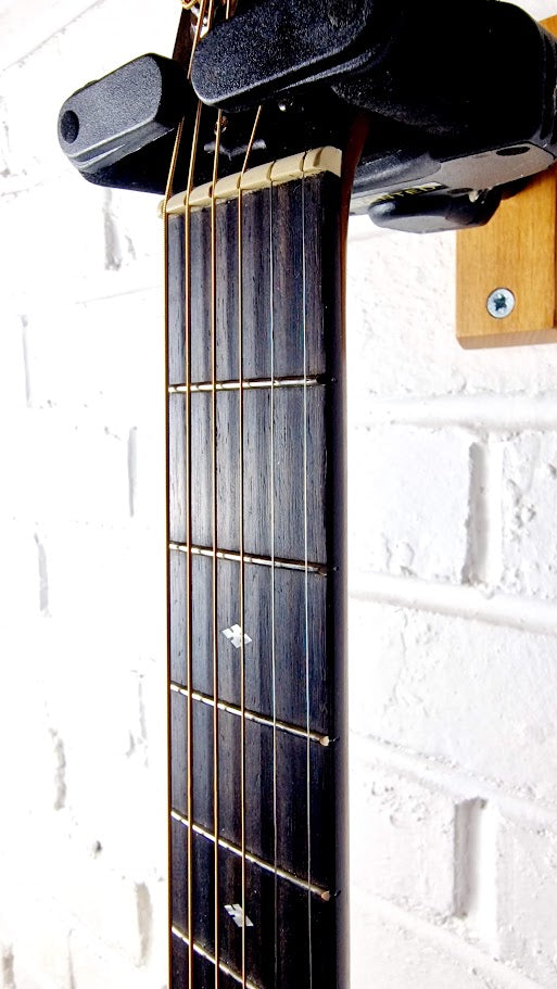 TAYLOR 214CE-K DLX ELECTRO ACOUSTIC GUITAR + TAYLOR HARD CASE