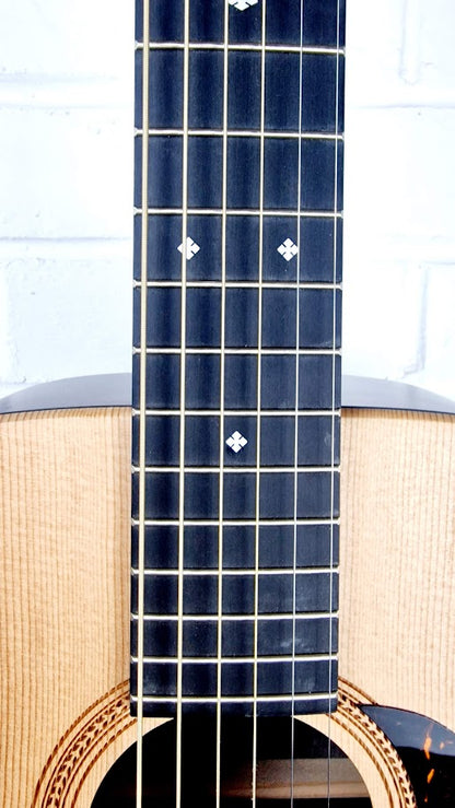 MARTIN LX1RE LITTLE MARTIN ELECTRO ACOUSTIC GUITAR