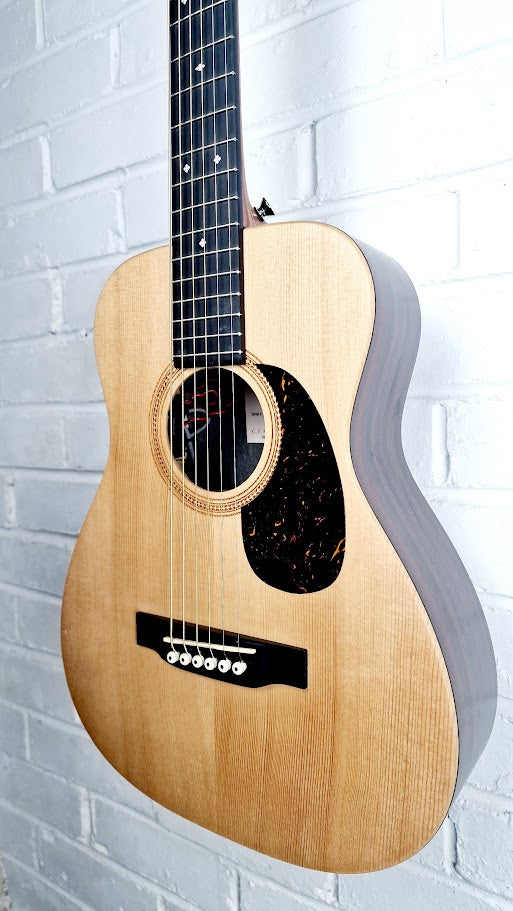 MARTIN LX1RE LITTLE MARTIN ELECTRO ACOUSTIC GUITAR