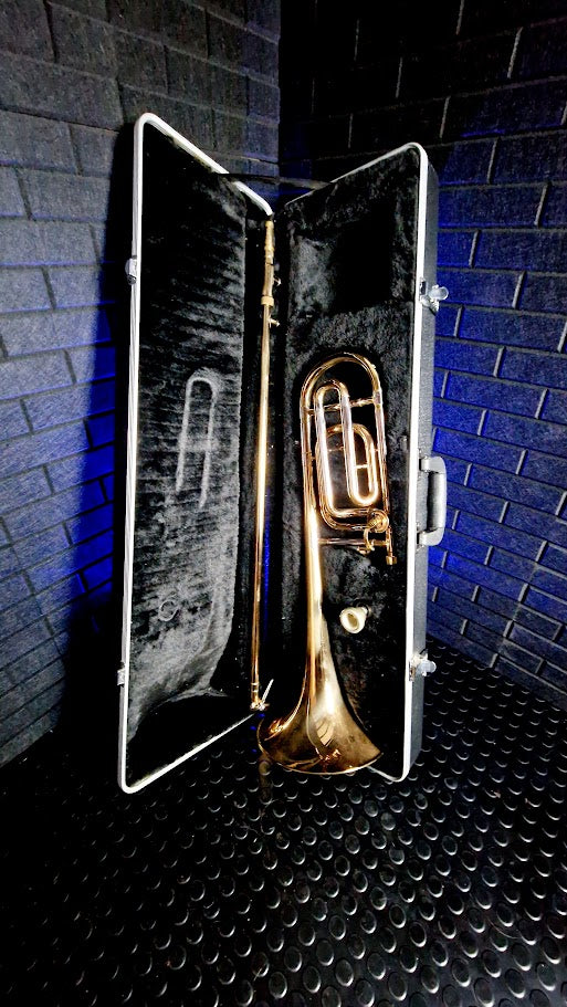 GEAR4MUSIC STUDENT TENOR TROMBONE + STAND