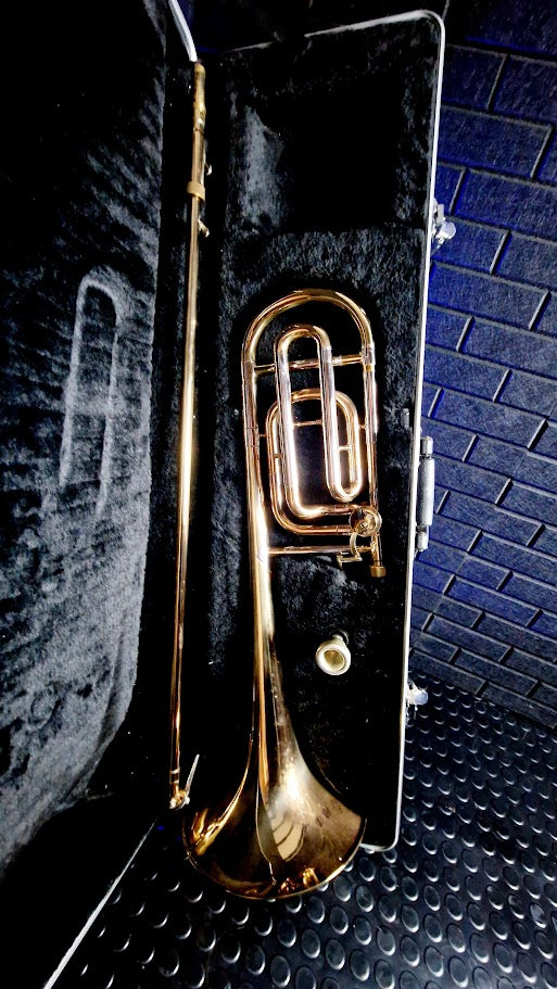 GEAR4MUSIC STUDENT TENOR TROMBONE + STAND