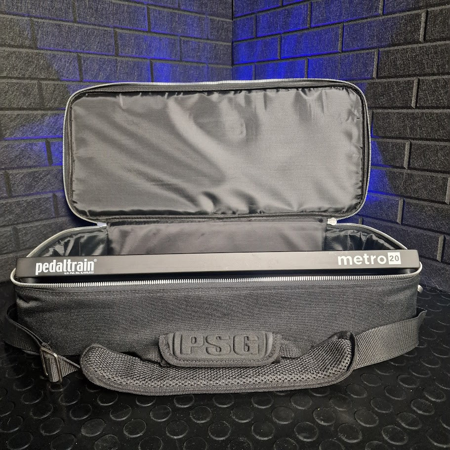 PEDALTRAIN METRO 20 PEDAL BOARD AND CASE