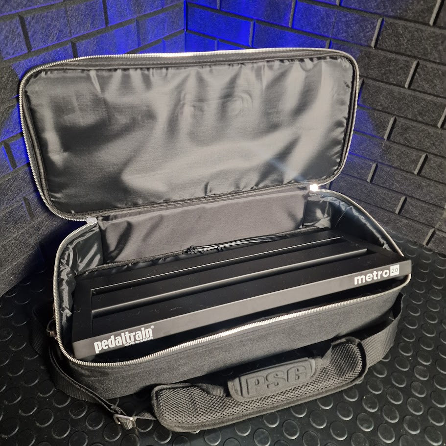 PEDALTRAIN METRO 20 PEDAL BOARD AND CASE