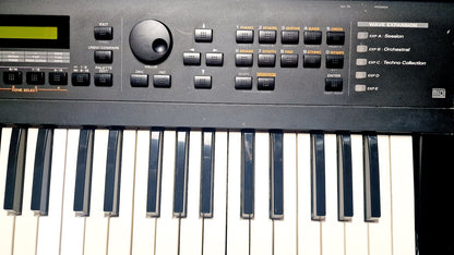 ROLAND XP30 64 VOICE EXPANDABLE 61 KEY SYNTHESIZER