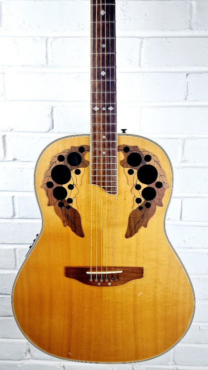 OVATION CELEBRITY DELUXE CC267 ROUNDBACK ELECTRO ACOUSTIC GUITAR