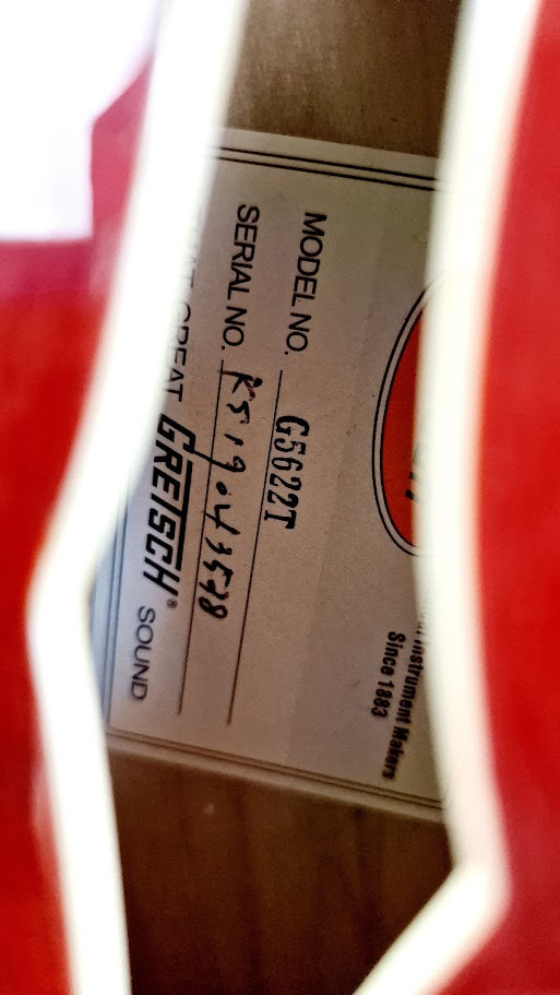 GRETSCH G5622T ELECTROMATIC CENTRE BLOCK WALNUT ELECTRIC GUITAR AND HARD CASE