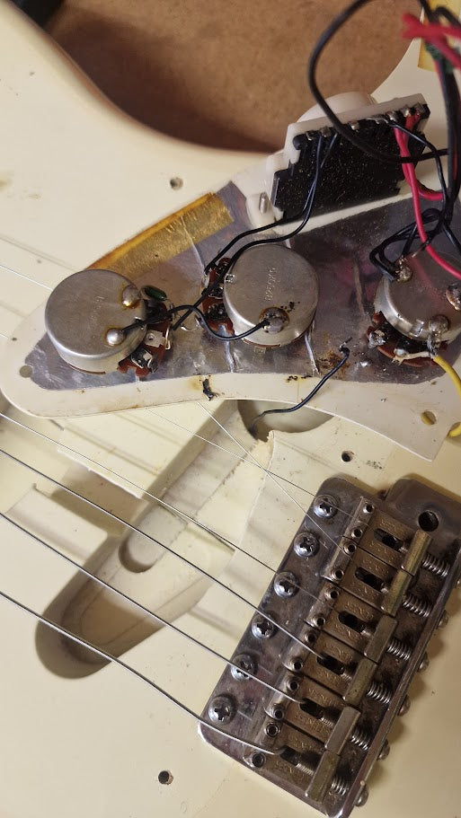 SQUIER STRATOCASTER 1987 KOREAN OLYMPIC WHITE GUITAR **SPARES/REPAIRS**