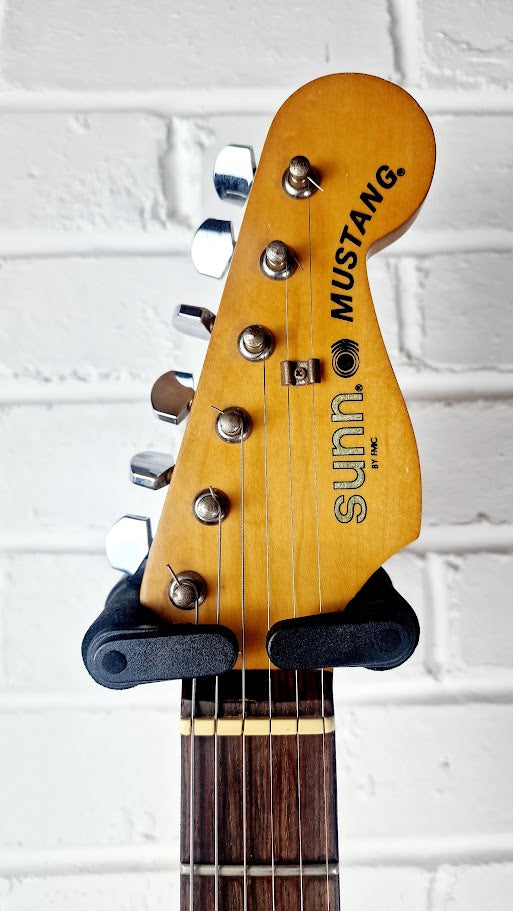 SUNN MUSTANG HSS CHERRY RED ELECTRIC GUITAR