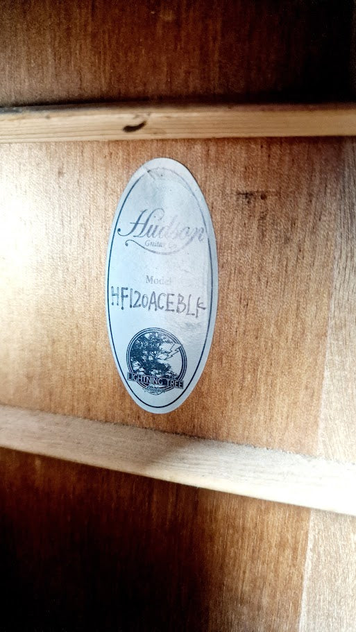 HUDSON HF120 ACE BLK ELECTRO ACOUSTIC GUITAR + HARD CASE