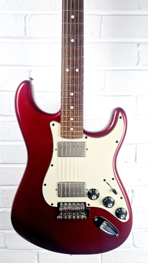 FENDER BLACKTOP STRATOCASTER 2010 HH CANDY APPLE RED ELECTRIC GUITAR