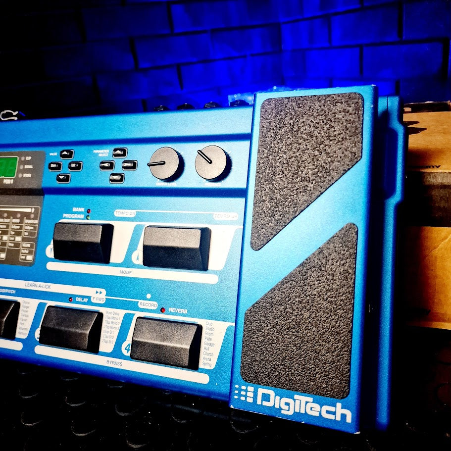 DIGITECH RP7 VALVE TUBE PREAMP EFFECTS PROCESSOR