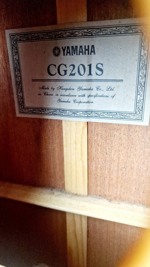 YAMAHA CG201S NATURAL CLASSICAL GUITAR