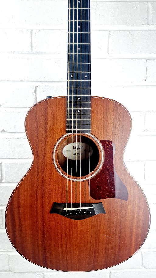 TAYLOR GS MINI E MAHOGANY ELECTRO ACOUSTIC GUITAR + TAYLOR GIG BAG