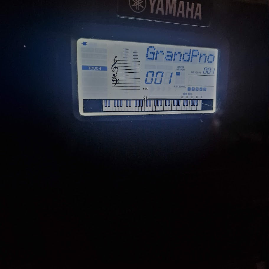 YAMAHA E463 61 KEY TOUCH SENSITIVE KEYBOARD