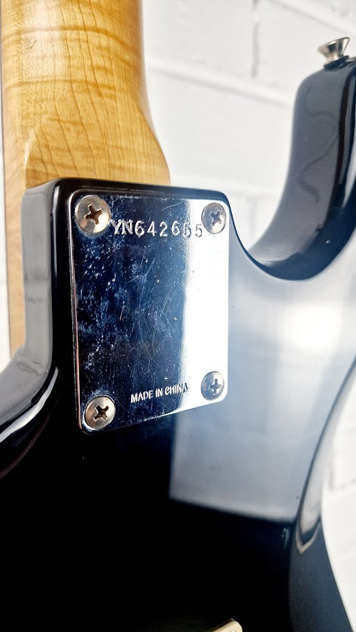 SQUIER STRAT BLACK 1996 50TH ANNIVERSARY ELECTRIC GUITAR