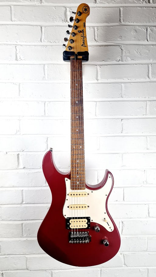 YAMAHA PACIFICA PAC112V RED ELECTRIC GUITAR