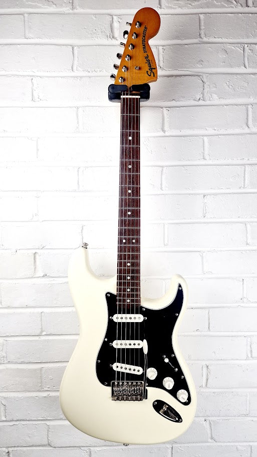 SQUIER STRATOCASTER ELECTRIC GUITAR VINTAGE WHITE WITH GUYKER LOCKING TUNERS