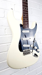 SQUIER STRATOCASTER ELECTRIC GUITAR VINTAGE WHITE WITH GUYKER LOCKING TUNERS