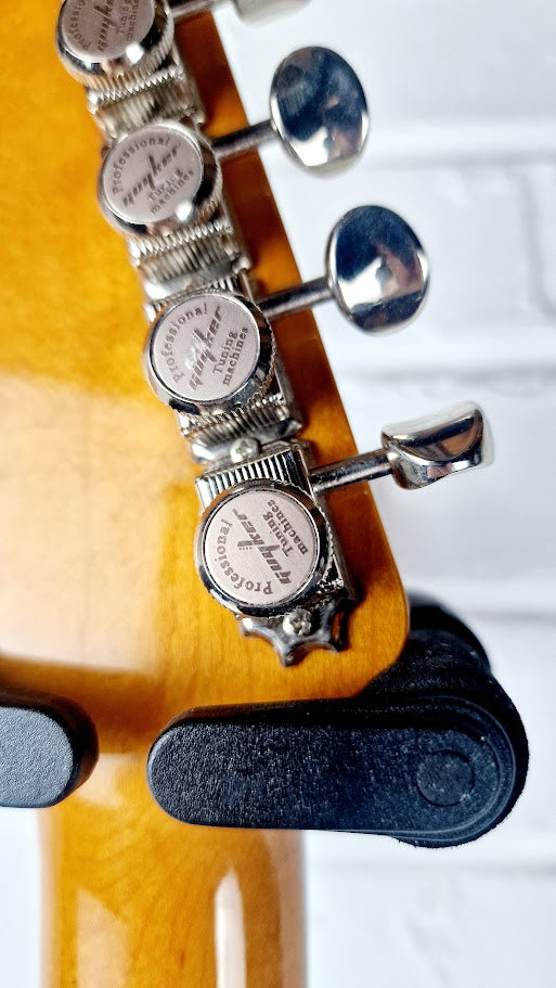 SQUIER STRATOCASTER ELECTRIC GUITAR VINTAGE WHITE WITH GUYKER LOCKING TUNERS