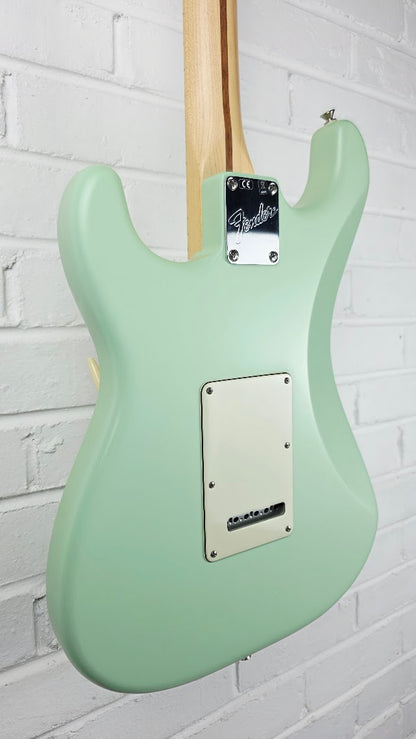 FENDER AMERICAN PERFORMER STRATOCASTER HSS SATIN SURF GREEN + HARD CASE