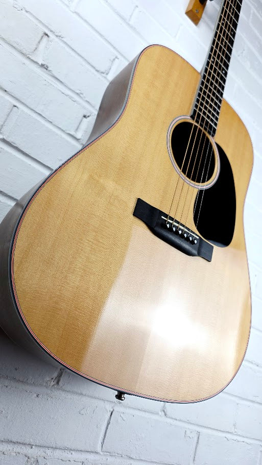 MARTIN D-16E 2015 ELECTRO ACOUSTIC GUITAR + MARTIN HARD CASE