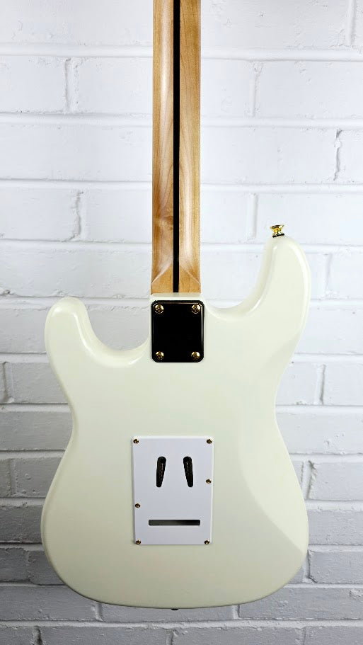 HARLEY BENTON ST-62DLX OW OLYMPIC WHITE AND GOLD ELECTRIC GUITAR