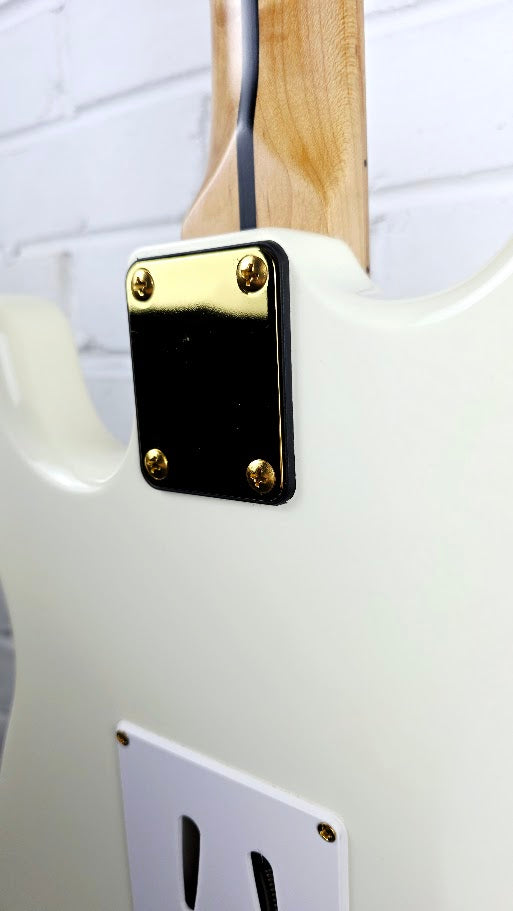 HARLEY BENTON ST-62DLX OW OLYMPIC WHITE AND GOLD ELECTRIC GUITAR