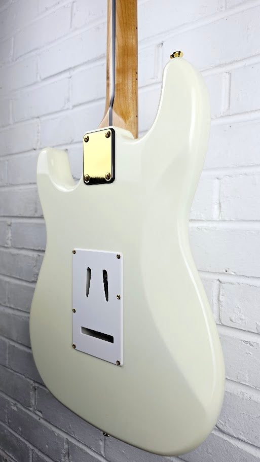 HARLEY BENTON ST-62DLX OW OLYMPIC WHITE AND GOLD ELECTRIC GUITAR