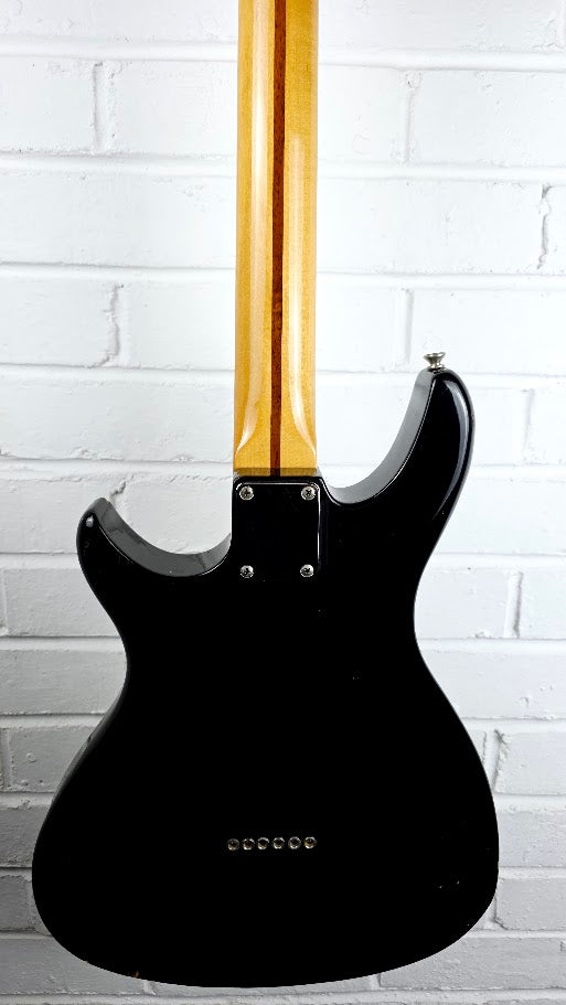 KAWAI AQUARIUS BLACK 1980s ELECTRIC GUITAR