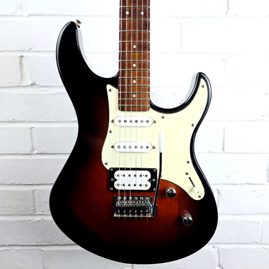 YAMAHA PACIFICA 112V OLD VIOLIN SUNBURST ELECTRIC GUITAR