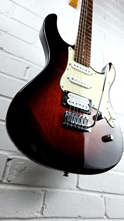 YAMAHA PACIFICA 112V OLD VIOLIN SUNBURST ELECTRIC GUITAR